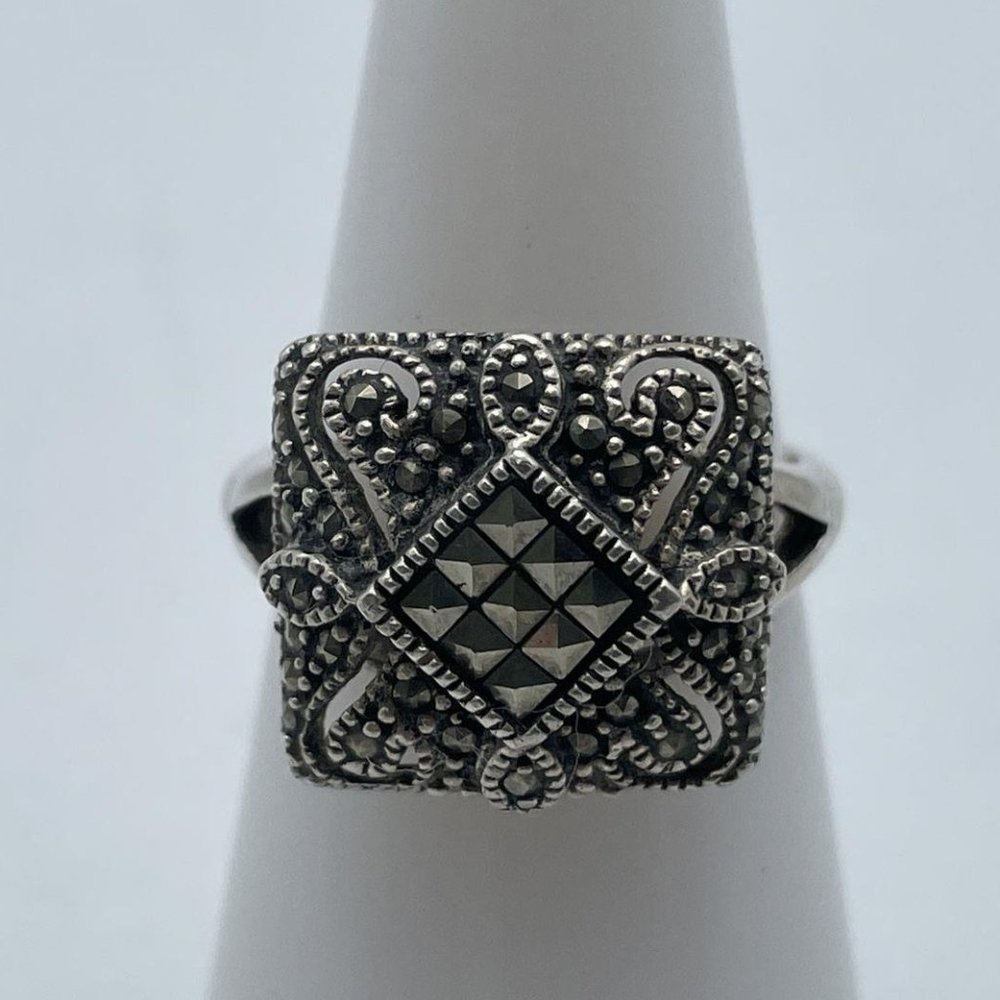 Sterling Silver Women's Stylish Ring with Gray Square Marcasite Gemstone Sz 6.7